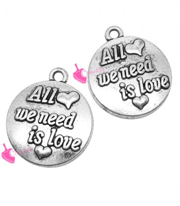 Ciondolo Medaglia "All we need is Love" 18x16 mm color Argento Antico